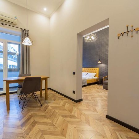 Idea Design Apart-Hotel Prorizna Киев Екстериор снимка