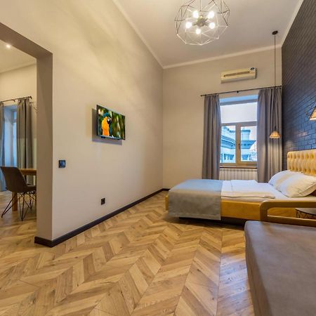 Idea Design Apart-Hotel Prorizna Киев Екстериор снимка